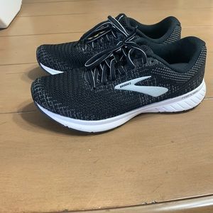 Running shoes